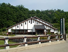 コウノトリの郷